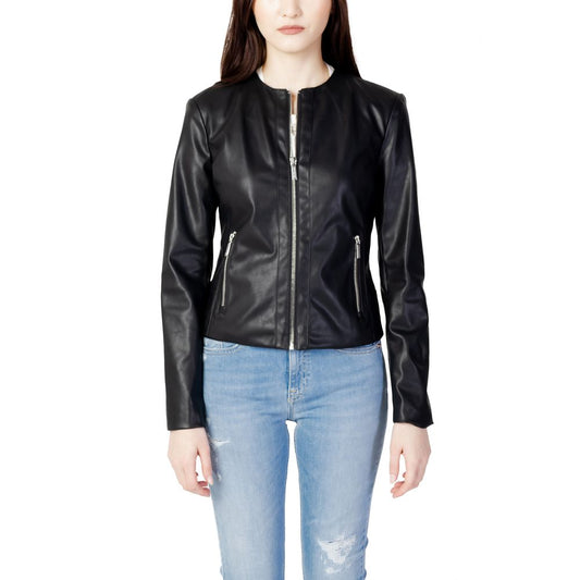 Jacket by Armani Exchange for women in polyester black presents a impeccable silhouette, showcasing distinct and a impeccable for a sophisticated finish.