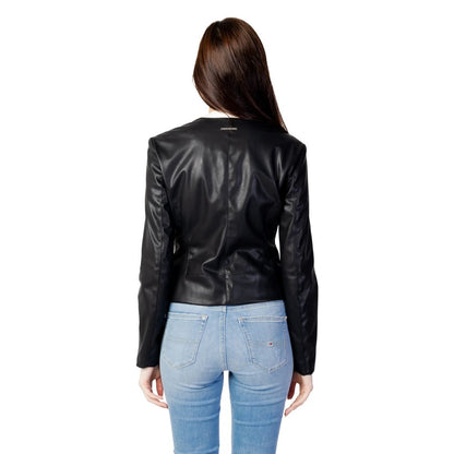 Jacket by Armani Exchange for women in polyester black presents a authentic silhouette, artfully detailed with a authentic and functional for a premium authentic finish.