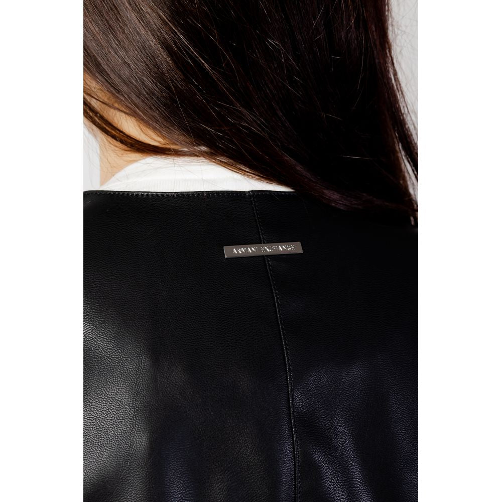 Jacket by Armani Exchange for women in polyester black presents a authentic silhouette, artfully detailed with a authentic and functional for a premium authentic finish.