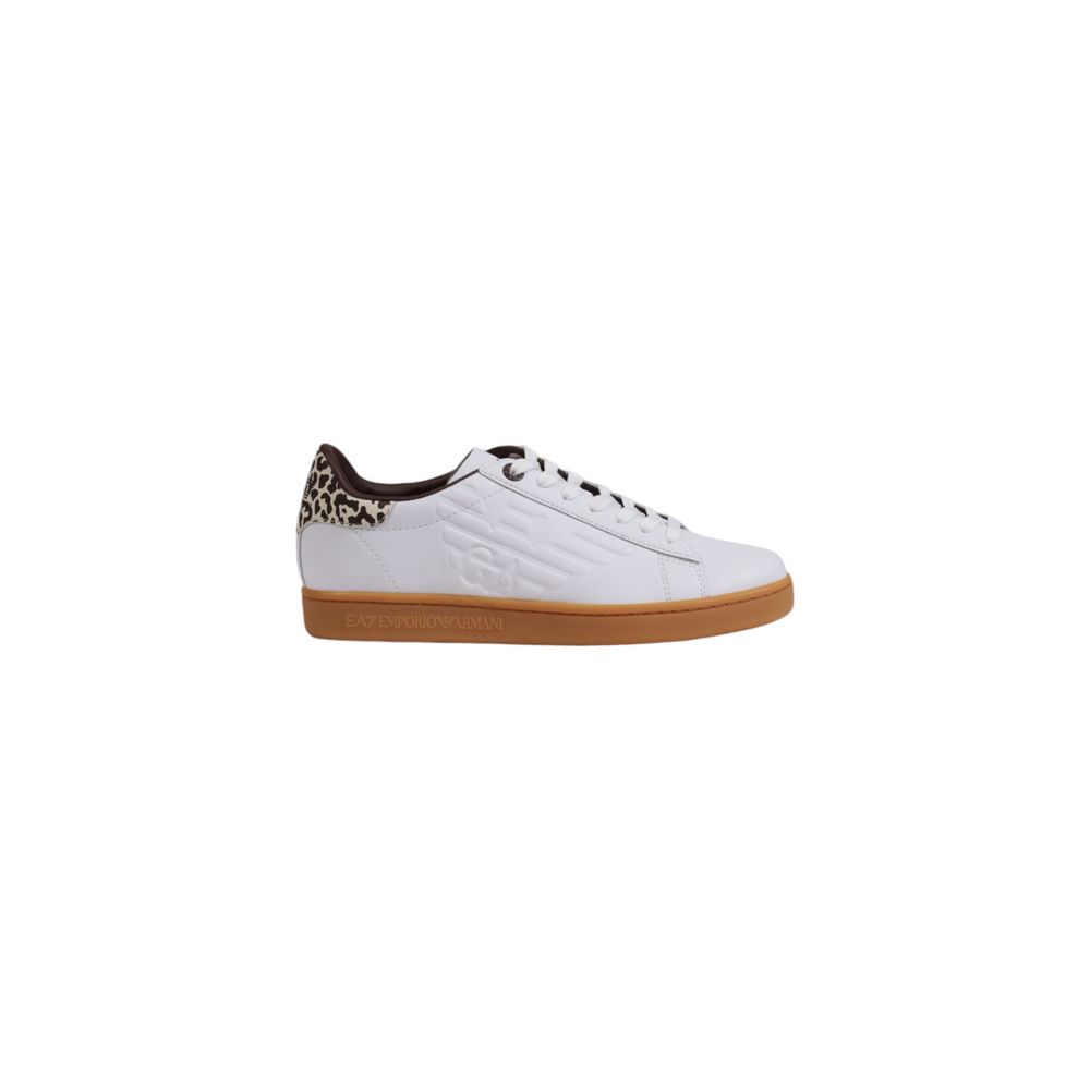 Sneakers by EA7 Emporio Armani for women in leather beige features a sumptuous design, perfectly showcasing the sumptuous casual style of this Women's Casual Leather Sneakers.