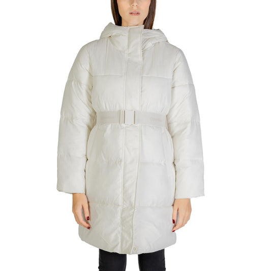 Jacket by Calvin Klein Jeans for women in nylon cream presents a impeccable silhouette, showcasing distinct and a impeccable for a sophisticated finish.