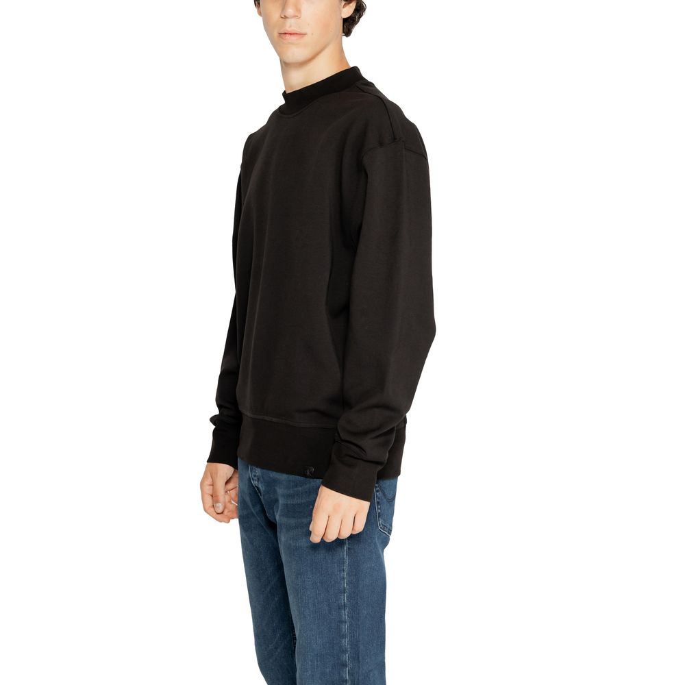 Sweater by Calvin Klein Jeans for men in stretch polyester cotton black features an polished silhouette, showcasing refined and a sophisticated for a truly polished finish.