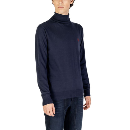 Sweater by U.S. POLO ASSN. for men in cashmere cotton blend blue showcases a discreet silhouette, finished with a discreet turtle high-collar neckline and for a discreet look.