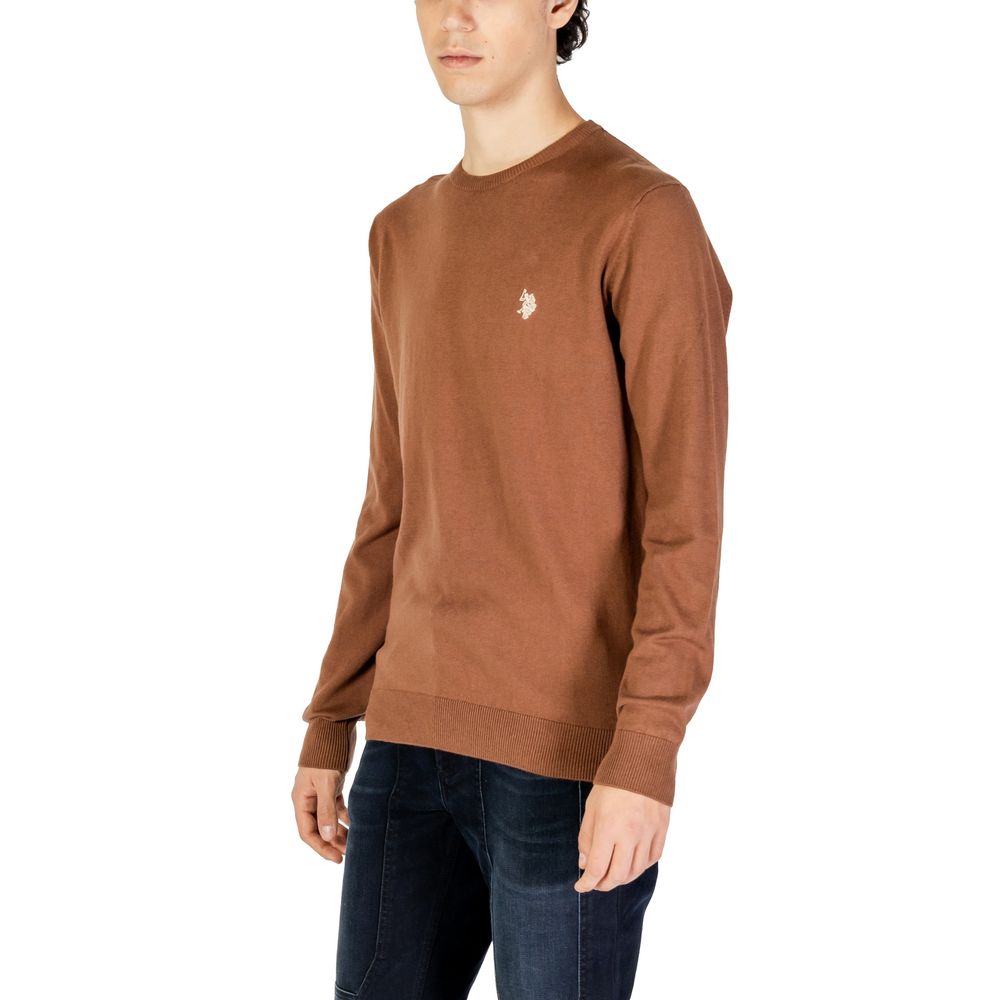 Sweater by U.S. POLO ASSN. for men in cashmere cotton blend beige showcases a downtown chic silhouette, artfully finished with a downtown chic and for a sophisticated, high-end look.