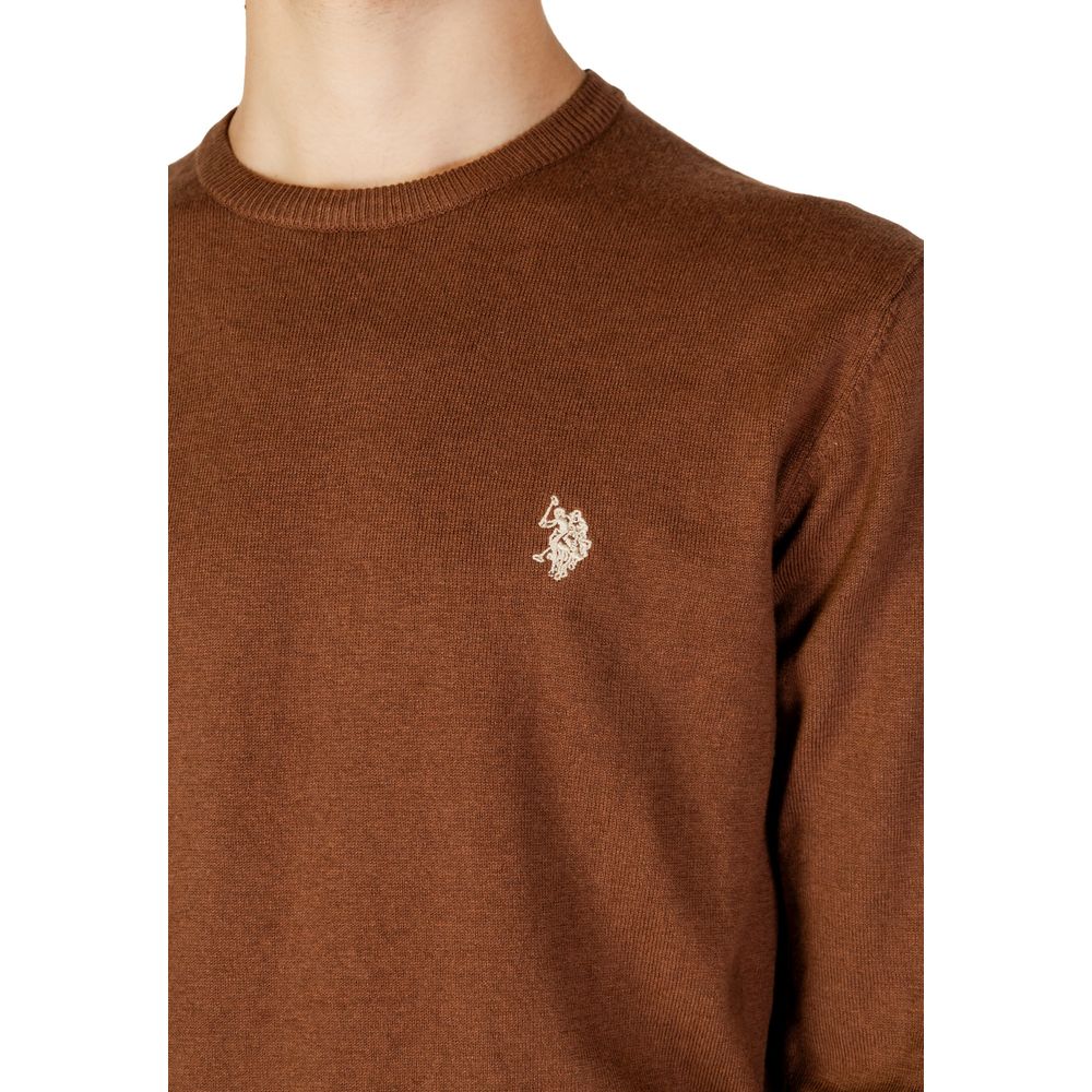 Sweater by U.S. POLO ASSN. for men in cashmere cotton blend beige features an polished silhouette, showcasing refined and a sophisticated for a truly polished finish.