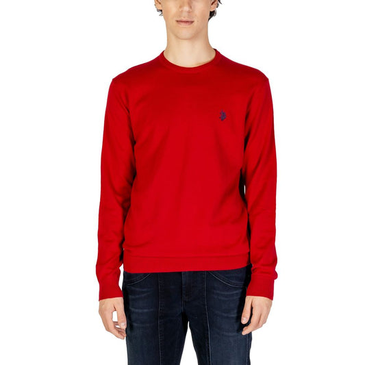 This Sweater by U.S. POLO ASSN. for men in cashmere cotton blend red presents a understated silhouette, featuring a sophisticated and for a understated finish.