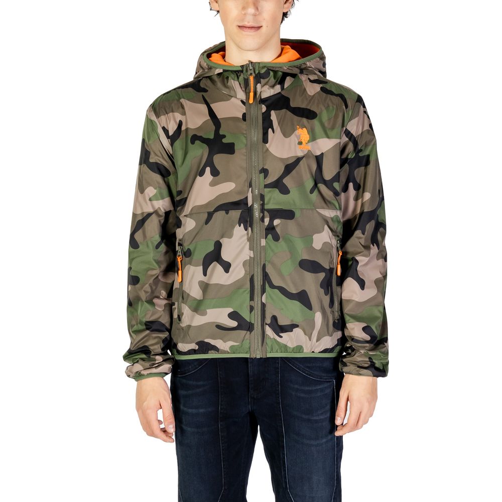 This Hooded Jacket by U.S. POLO ASSN. for men in polyamide green showcases a magnificent silhouette, meticulously crafted with a distinctive hooded neckline and functional lightweight, pockets & hooded for a magnificent finish.