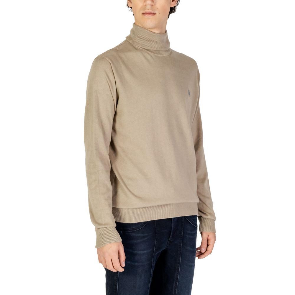 Sweater by U.S. POLO ASSN. for men in cashmere cotton blend beige showcases a sumptuous silhouette, artfully finished with a sumptuous and for a sophisticated, sumptuous look.