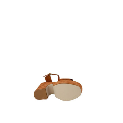 Pumps Heels by Guess for women in suede leather & rubber brown showcases a effortless chic silhouette, perfectly accentuating Women's Suede Leather & Rubber Pumps Heels with a effortless chic and effortless chic .