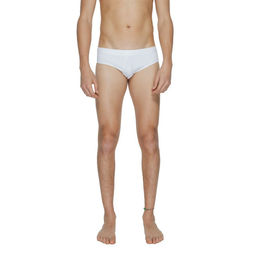 Swim Briefs by Calvin Klein for men in stretch polyamide white showcases a riviera-ready silhouette, expertly capturing the riviera-ready essence of the Men's Stretch Polyamide Swim Briefs design with a refined and riviera-ready finish.