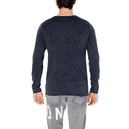 Activewear T-Shirt by Jack Jones for men in cotton blue & natural features an ergonomic design with , highlighting a ergonomic length and ergonomic crew neckline for a high-performance look.