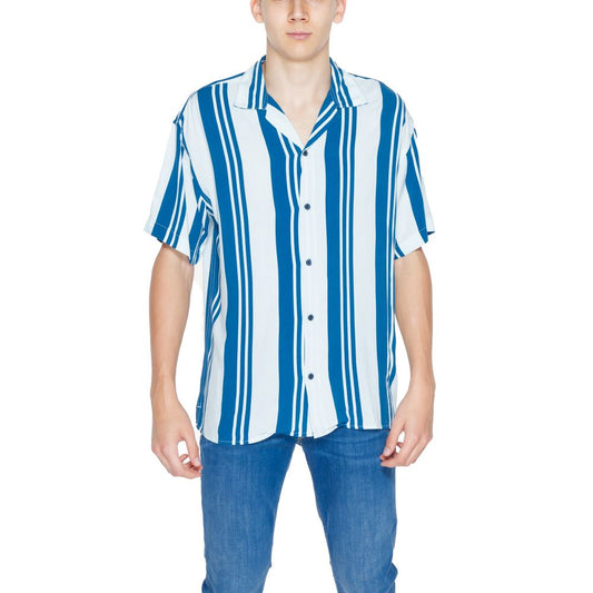 Shirt by Jack Jones for men in viscose blue, featuring a nuanced and nuanced for a sophisticated finish.