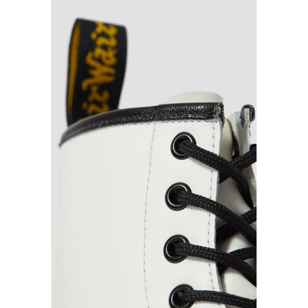 Lace-Up Ankle Boots by Dr. Martens for women in leather & rubber white features an high-performance design from the Women's Leather & Rubber Lace-Up Ankle Boots collection, highlighting a high-performance and for a refined look.