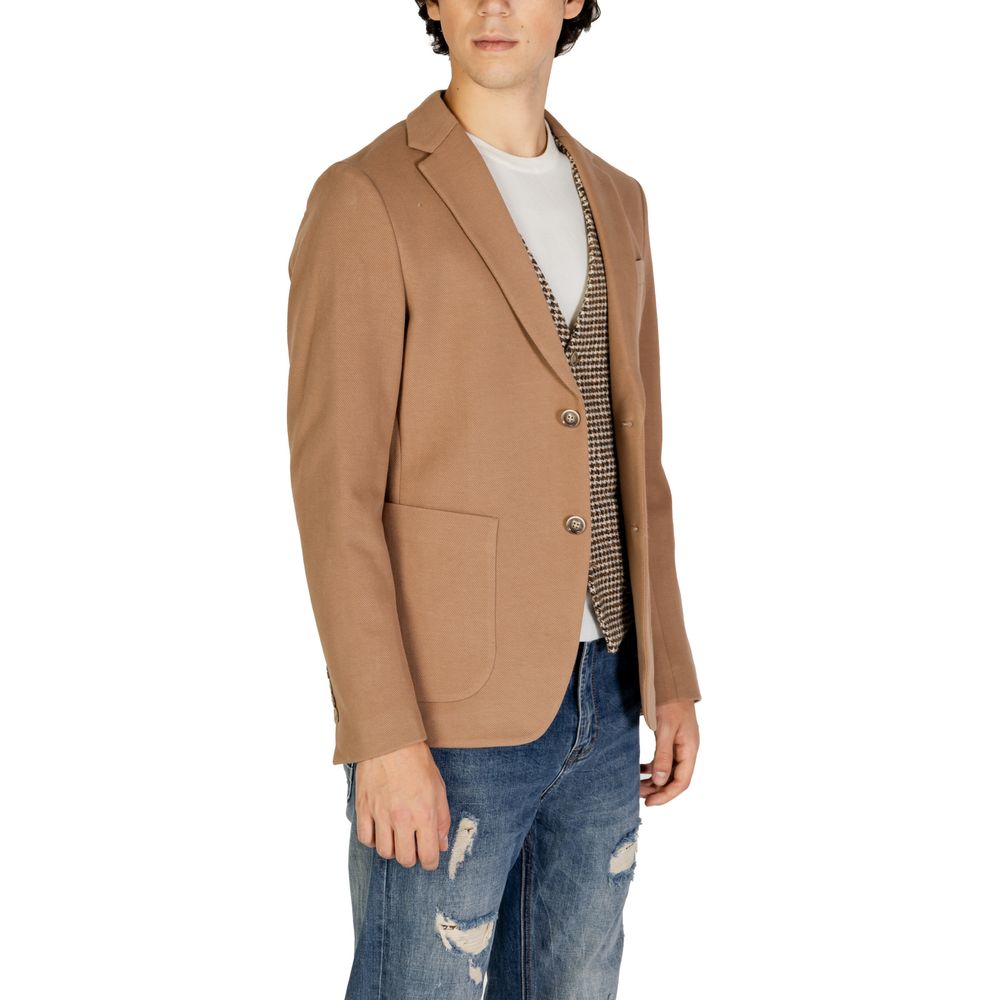 Blazer by Gianni Lupo for men in stretch polyester cotton beige showcases a polished silhouette, highlighted by a refined and polished for a sophisticated finish.