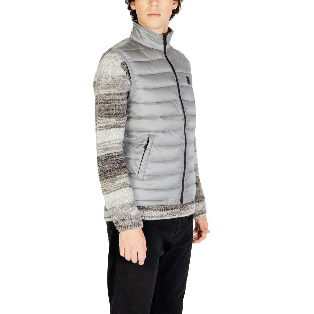 Jacket by Gianni Lupo for men in polyamide gray features a smart silhouette, perfectly accentuated by its unique and functional for a smart finish.
