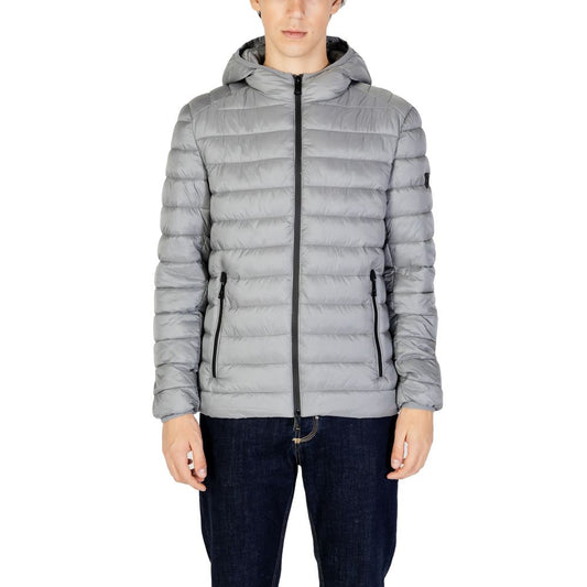 Jacket by Gianni Lupo for men in polyamide gray showcases a enveloping silhouette, artfully detailed with a enveloping and premium for a truly enveloping finish.