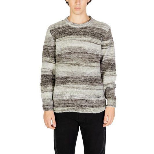 This Sweater by Gianni Lupo for men in polyacrylic wool gray presents a understated silhouette, featuring a sophisticated and for a understated finish.