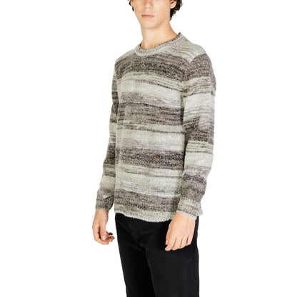 Sweater by Gianni Lupo for men in polyacrylic wool gray features an polished silhouette, showcasing refined and a sophisticated for a truly polished finish.