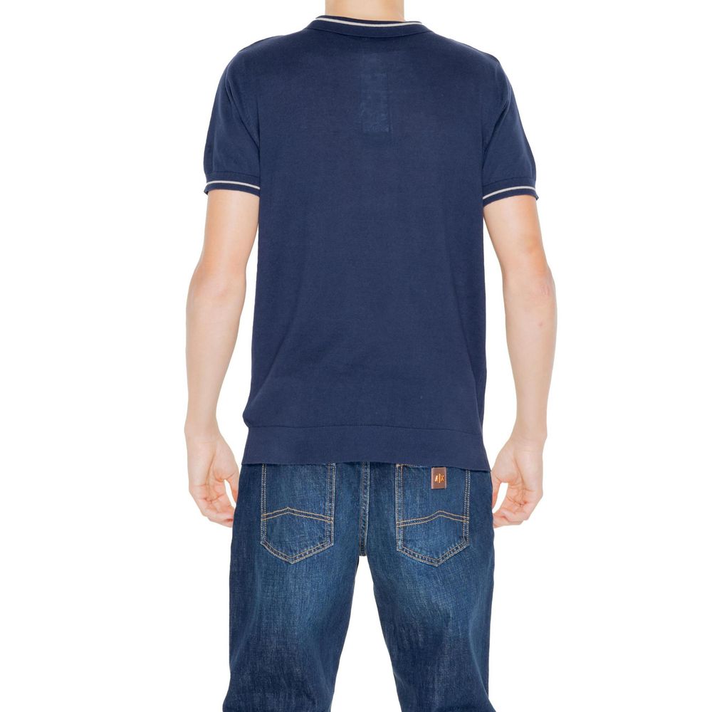T-Shirt by Hamaki-Ho for men in cotton blue showcases a chic silhouette, artfully detailed with a chic wrap neckline and for a chic finish.