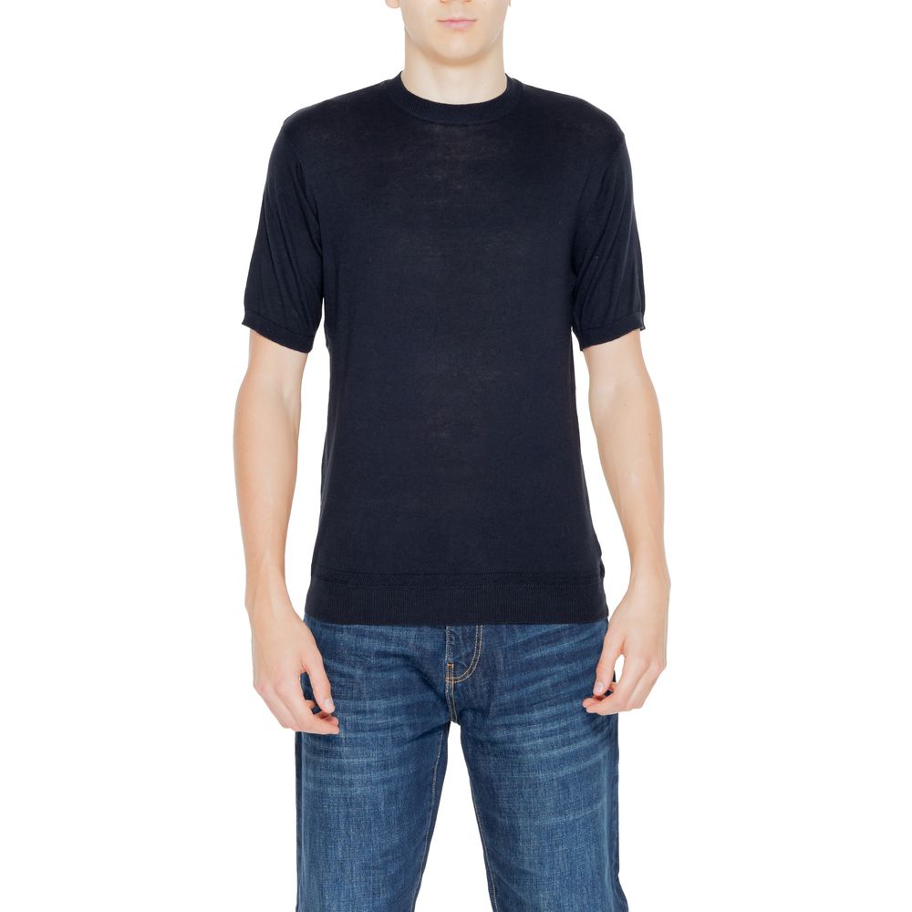 T-Shirt by Hamaki-Ho for men in cotton black features a plush silhouette, showcasing a sophisticated and short-sleeve for a truly plush finish.