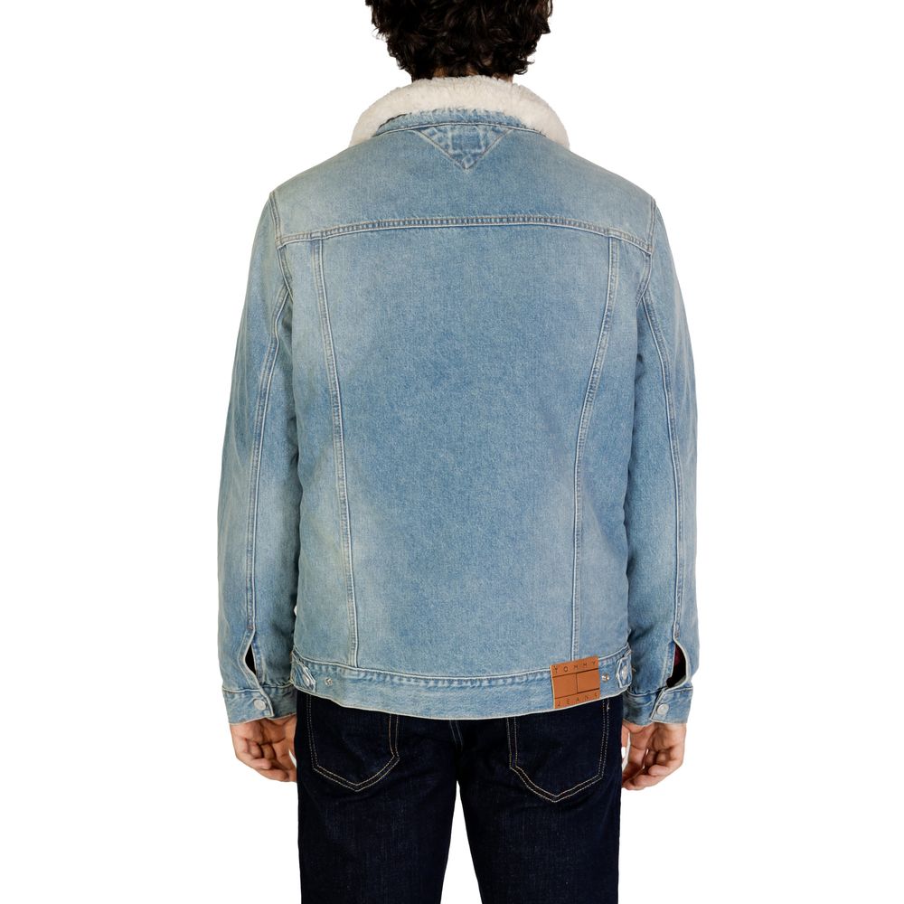 Jacket by Tommy Hilfiger Jeans for men in cotton light-blue showcases a enveloping silhouette, artfully detailed with a enveloping and premium for a truly enveloping finish.