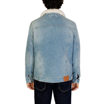 Jacket by Tommy Hilfiger Jeans for men in cotton light-blue showcases a enveloping silhouette, artfully detailed with a enveloping and premium for a truly enveloping finish.