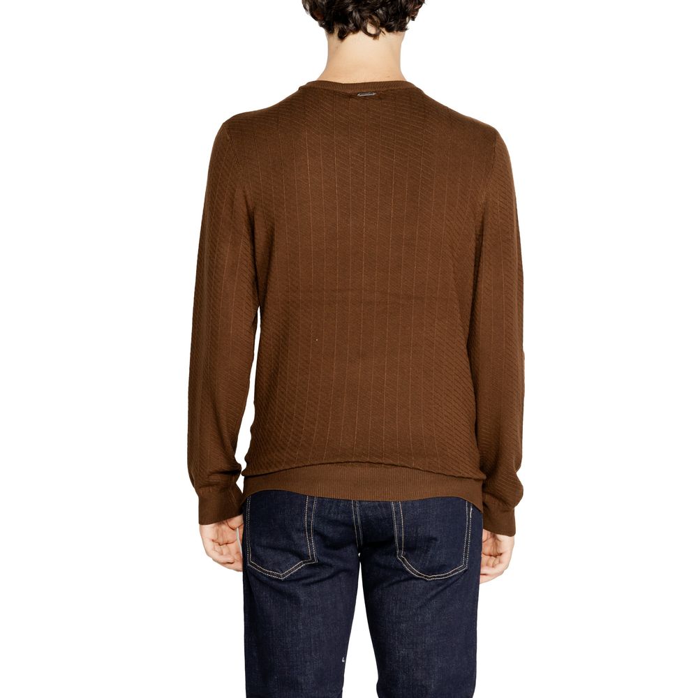 Sweater by Antony Morato for men in stretch polyamide & viscose brown showcases an masterful silhouette, artfully detailed with a masterful and for a sophisticated, premium finish.