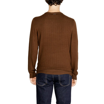 Sweater by Antony Morato for men in stretch polyamide & viscose brown showcases an masterful silhouette, artfully detailed with a masterful and for a sophisticated, premium finish.
