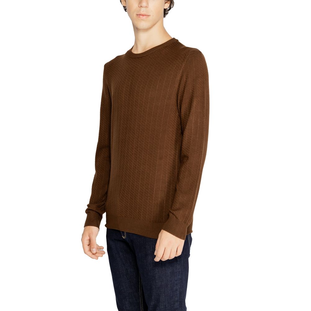 Sweater by Antony Morato for men in stretch polyamide & viscose brown showcases a sumptuous silhouette, artfully finished with a sumptuous and for a sophisticated, sumptuous look.