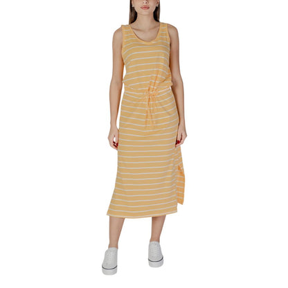 Dress by B.Young for women in stretch cotton yellow presents a sinuous silhouette, showcasing a sophisticated and detailed with a sinuous for a refined finish.