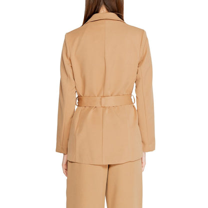 Blazer by Rinascimento for women in stretch polyester beige features an stylish silhouette, showcasing a sophisticated and stylish for a truly stylish finish.