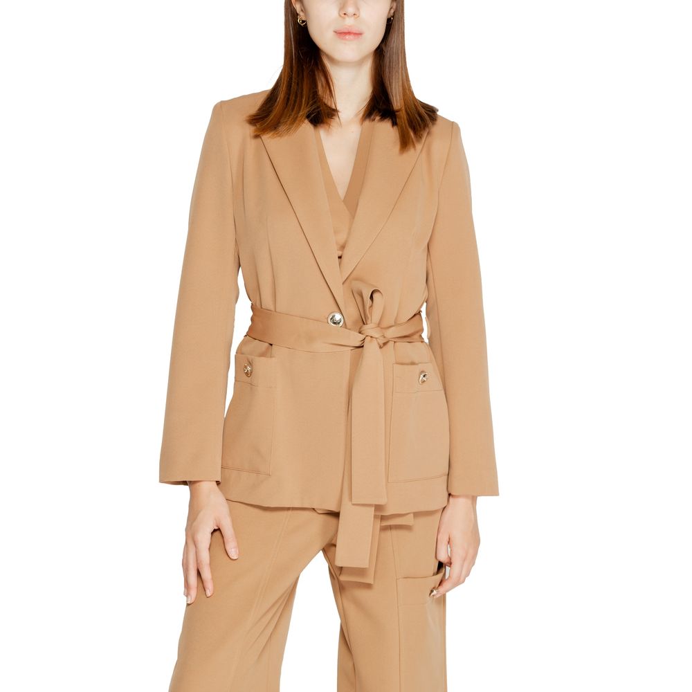Blazer by Rinascimento for women in stretch polyester beige features an stylish silhouette, showcasing a sophisticated and stylish for a truly stylish finish.