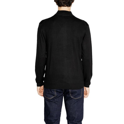 Cardigan by Hamaki-Ho for men in nylon & viscose black features an crisp silhouette, showcasing a sophisticated and detail for a truly crisp finish.