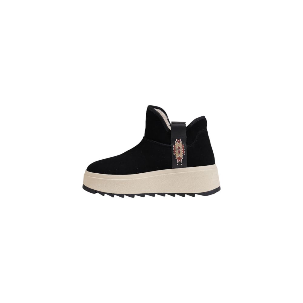 Winter Boots by ASH for women in suede leather black features an high-performance silhouette, showcasing the sophisticated design of the Women's Suede Leather Winter Boots with a and a refined .