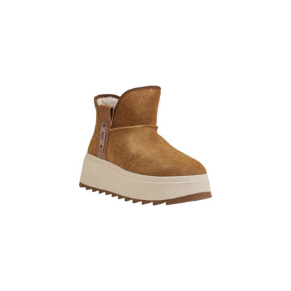 Winter Boots by ASH for women in suede leather brown features an aerodynamic silhouette from the Women's Suede Leather Winter Boots collection, showcasing a aerodynamic and refined for an aerodynamic look.