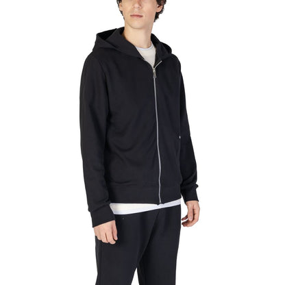 Sweater by Underclub for men in cotton black showcases a discreet silhouette, finished with a discreet and for a discreet look.