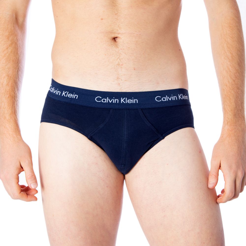 Underwear by Calvin Klein Underwear for men in cotton blue presents a nuanced silhouette from the Men's Cotton collection, emphasizing a nuanced fit and everyday comfort.