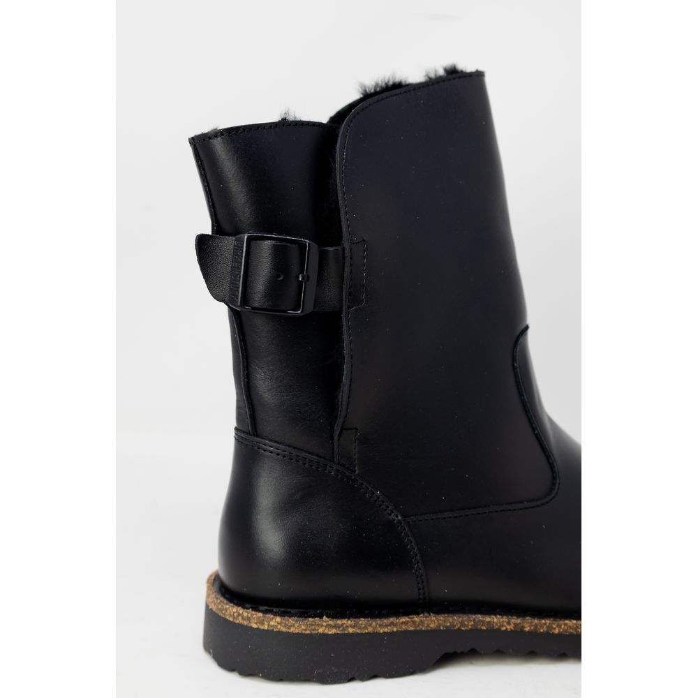Low-Heel Mid-Heel Winter Boots by Birkenstock for women in leather black features an aerodynamic silhouette from the Women's Leather Low-Heel Mid-Heel Winter Boots collection, showcasing a aerodynamic 2-5-cm-heel low-heel 5-cm-heel mid-heel and refined for an aerodynamic look.