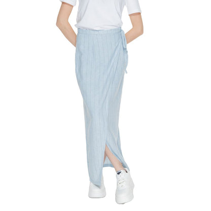 Skirt by Vero Moda for women in linen & viscose light-blue features an relaxed-yet-refined silhouette that elegantly showcases the Women's Linen & Viscose Skirt design and sophisticated .