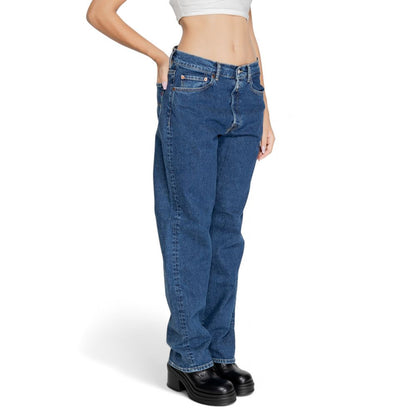 Pants by Replay for women in stretch cotton blue features a enduring silhouette, showcasing a enduring regular-fit & mom and long with a for a premium, tailored aesthetic.