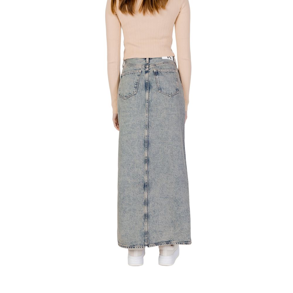 Skirt by Calvin Klein Jeans for women in cotton blue showcases a sultry silhouette, elegantly defined by its and the sophisticated sultry design of the Women's Cotton Skirt.