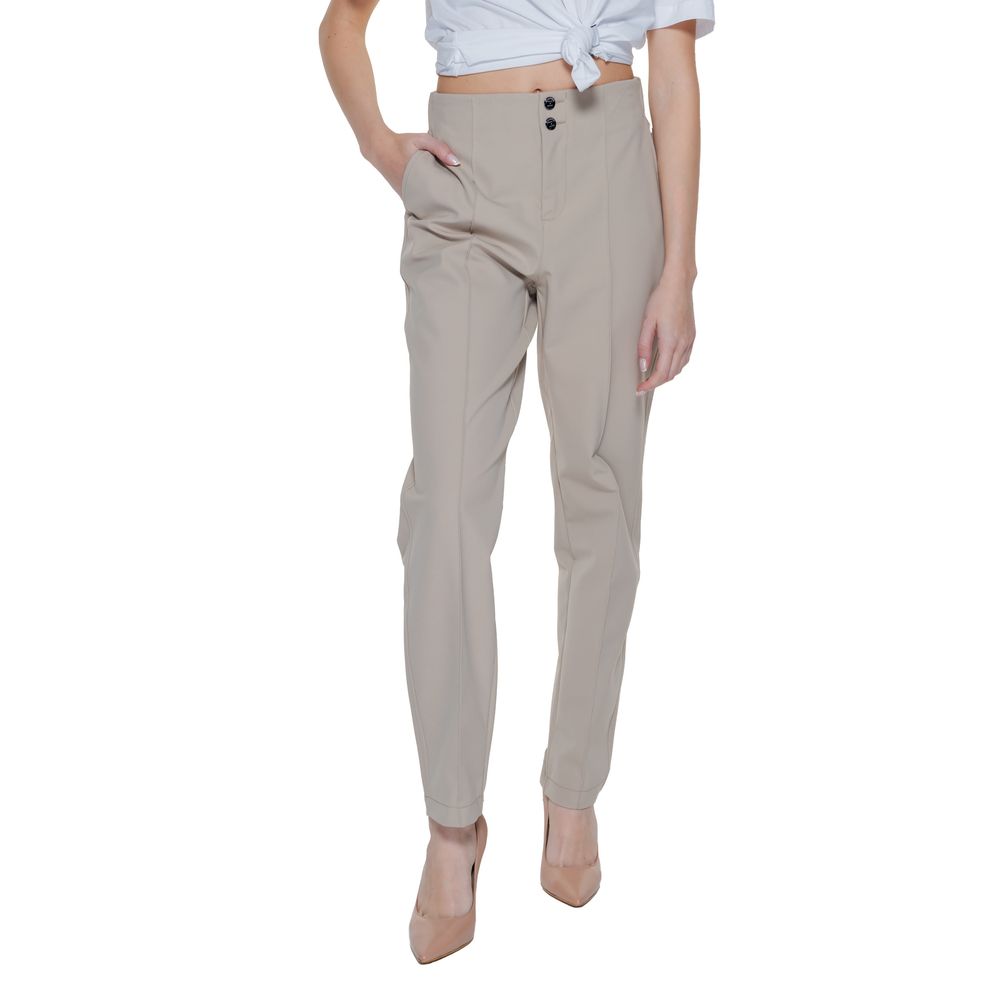 Pants by Street One for women in polyamide beige features a utilitarian cigarette with a utilitarian long and to create a sophisticated, premium look.
