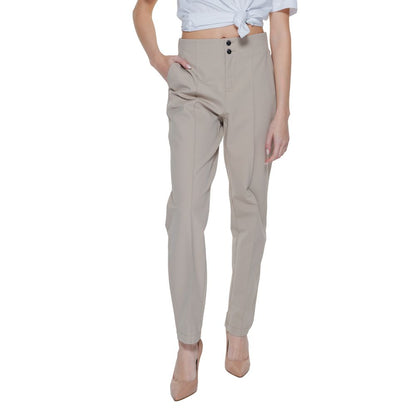 Pants by Street One for women in polyamide beige features a utilitarian cigarette with a utilitarian long and to create a sophisticated, premium look.
