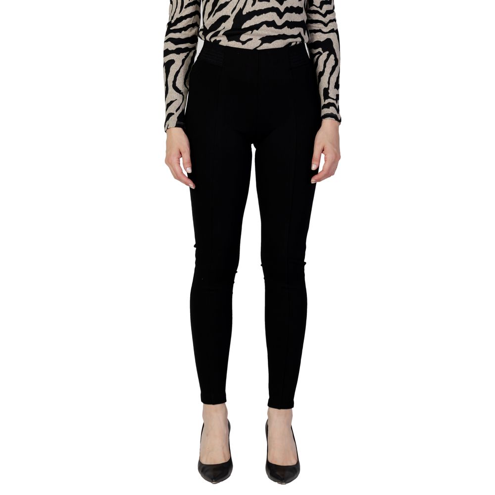 Pants by Only for women in polyamide viscose black features a enduring silhouette, showcasing a enduring leggings and long with a for a premium, tailored aesthetic.