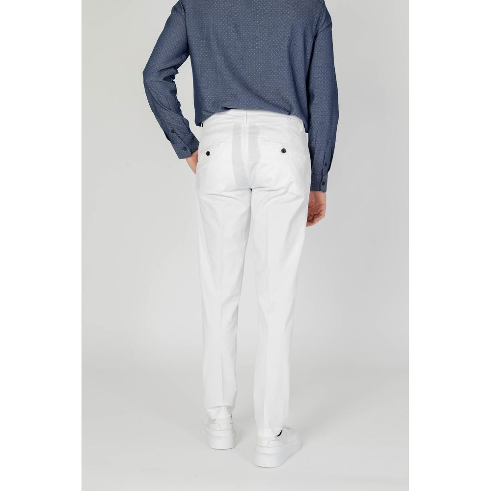 Pants by Antony Morato for men in stretch cotton cream showcases a unrivaled comfort silhouette, featuring a skinny & slim cut and long with a for a unrivaled comfort and refined aesthetic.