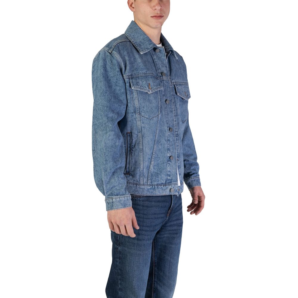 Jacket by Hugo Boss for men in cotton light-blue features a smart silhouette, perfectly accentuated by its unique and functional for a smart finish.