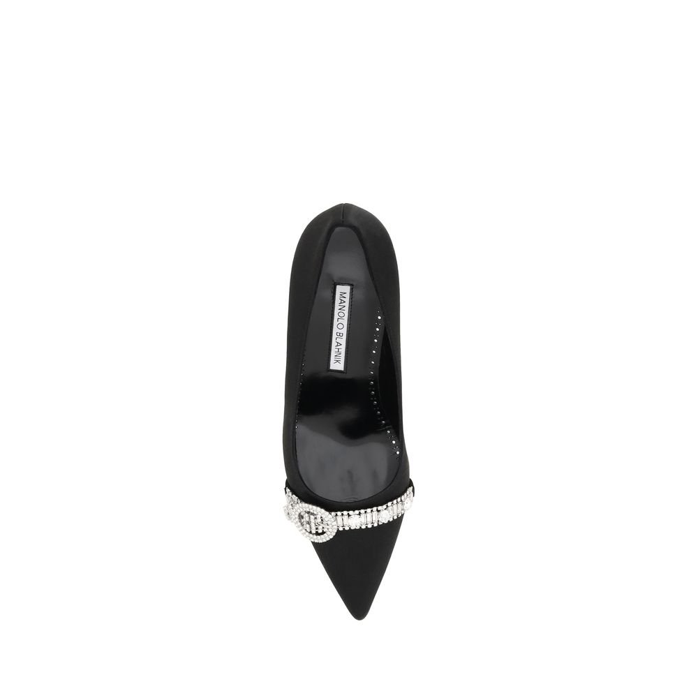 Kitten Pumps Heels by Manolo Blahnik for women in leather & satin and black showcases a effortlessly elegant silhouette as Women's Leather & Satin Kitten Pumps Heels, featuring a effortlessly elegant kitten-heel and a effortlessly elegant almond toe style for an elegant look.