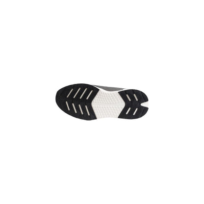 Sneakers by D.A.T.E for women in fabric gray presents a sumptuous silhouette from the Women's Fashion Fabric Sneakers collection, showcasing a sumptuous fashion style for an elevated aesthetic.