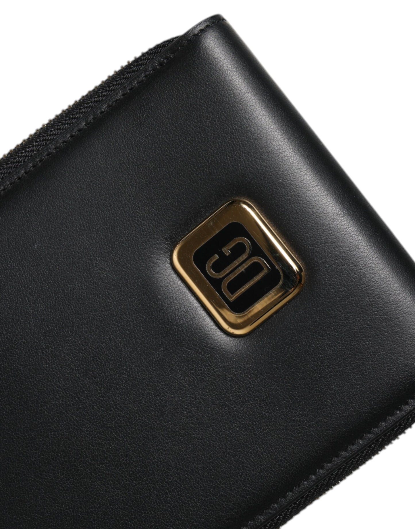 Cardholder Wallet by Dolce & Gabbana for women in leather black presents a refined silhouette, artfully capturing the essence of the Leather Cardholder Wallet design with sophisticated card-organization coin-purse for a refined look.
