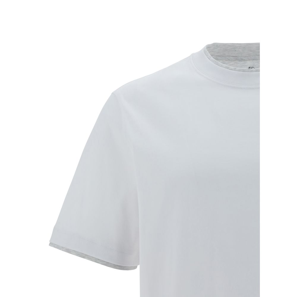 T-Shirt by Brunello Cucinelli for men in cotton white & patterned showcases a dramatic silhouette, elegantly detailed with a dramatic and for a truly dramatic finish.